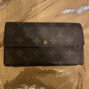 Authentic Louis Vuitton Sarah Wallet